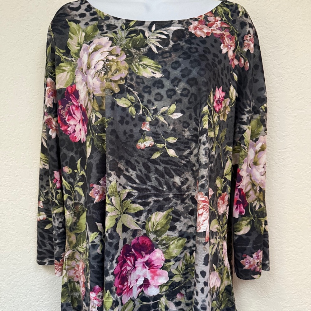 Time and Tru XL Floral/Leopard Print  Flowy Blouse